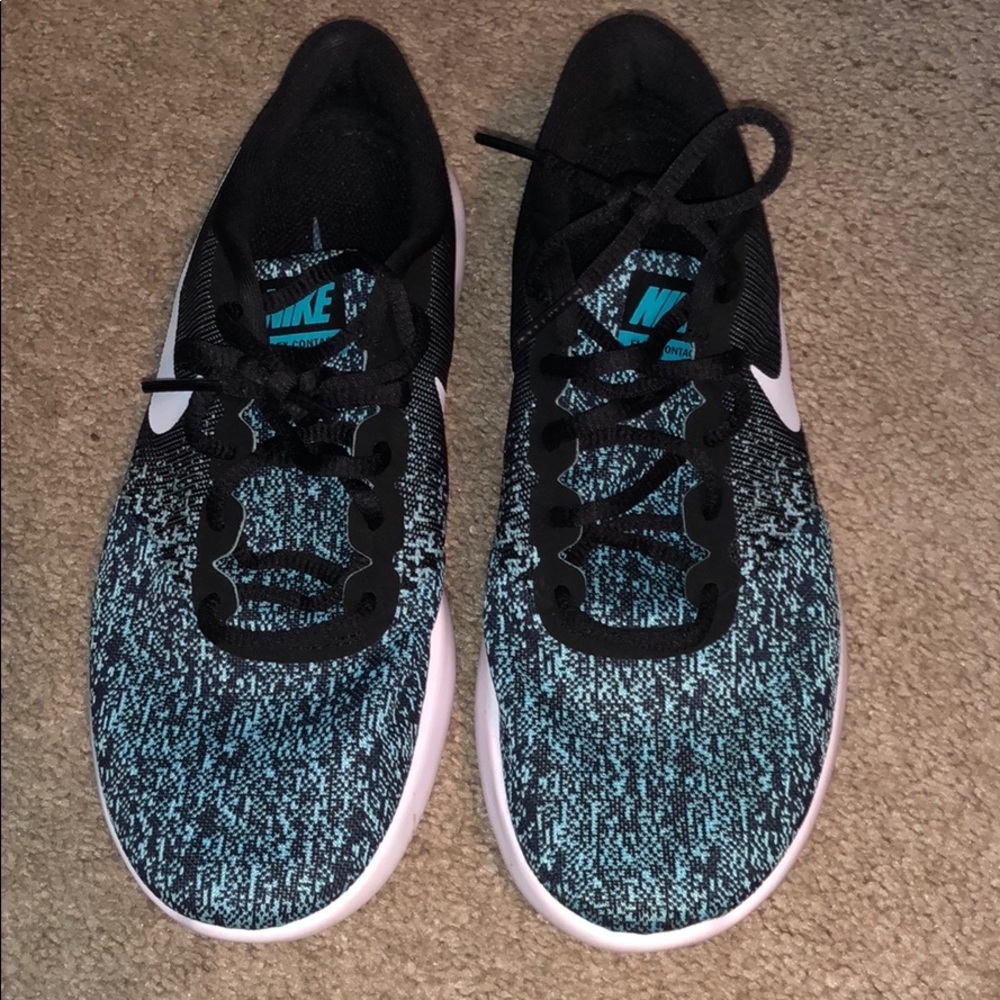 Nike free run tennis shoes